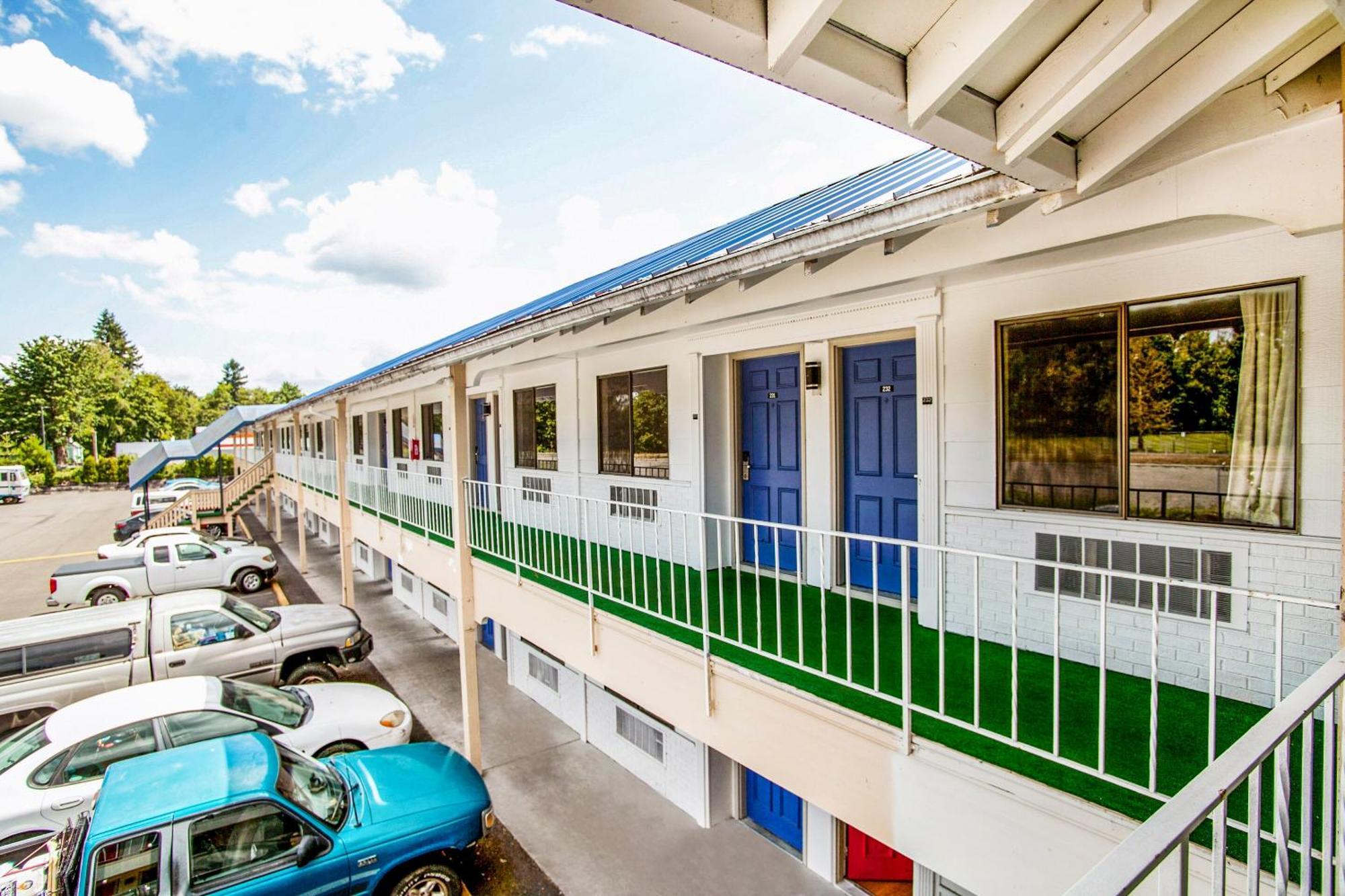 Oyo Hotel Centralia Luaran gambar