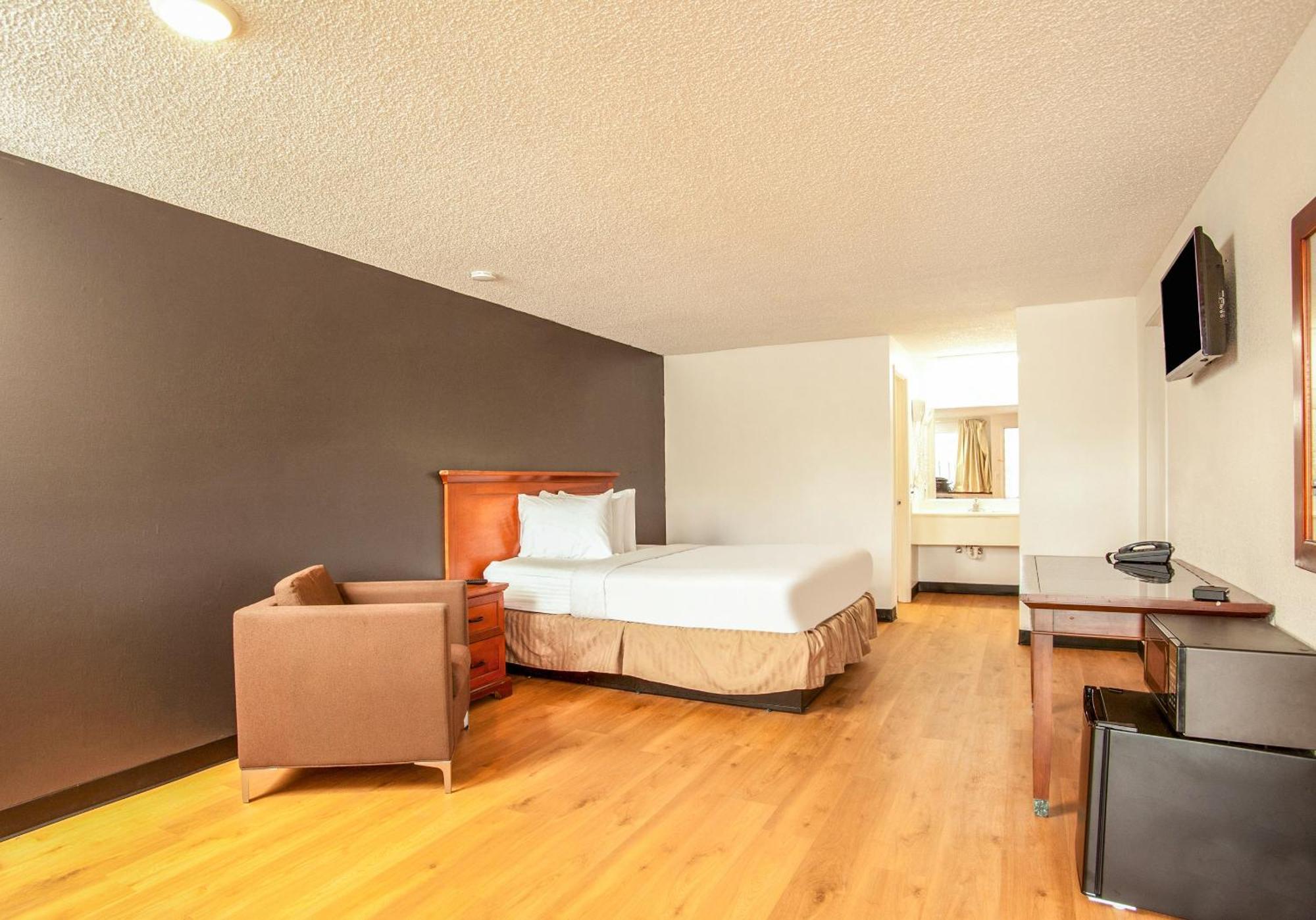 Oyo Hotel Centralia Luaran gambar
