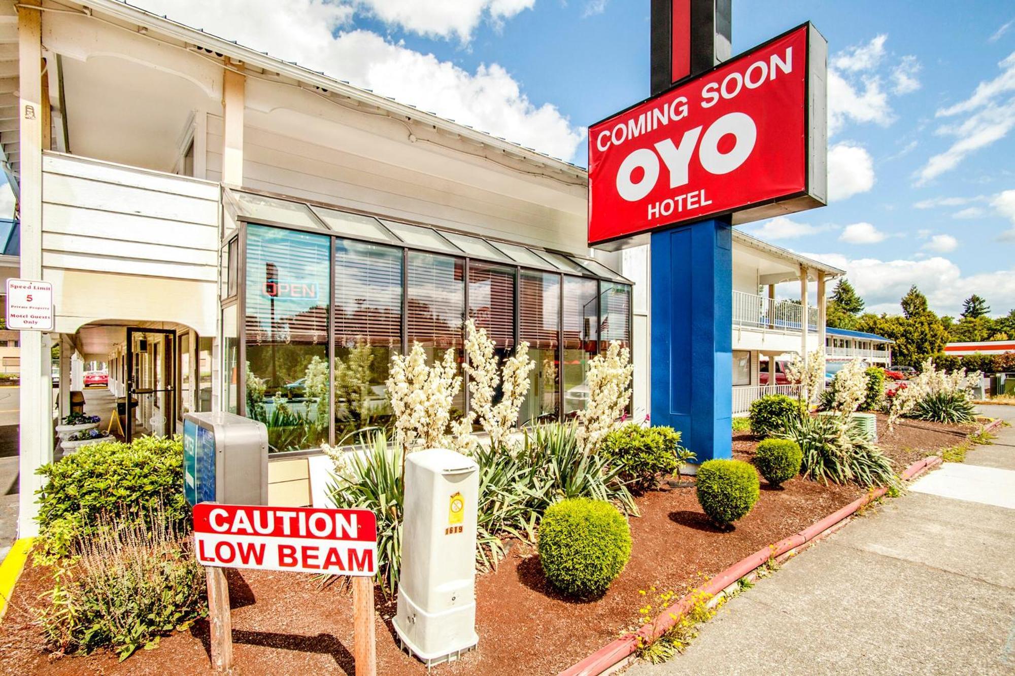 Oyo Hotel Centralia Luaran gambar